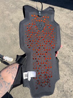 Páteřák SCOTT AirFlex Pro - 2