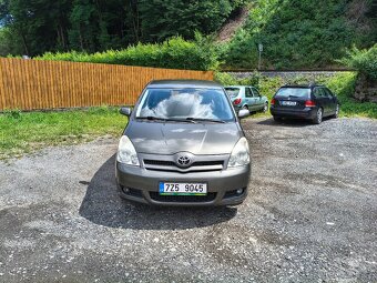 Toyota Corolla Verso - 2