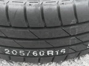 Sady nebo 2ks letních pneu 205/60 R16 Michelin,  Kumho aj - 2