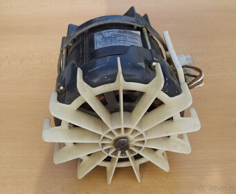 Motor ze štěpkovače drtiče Homelite - AL-KO 2400R - 2