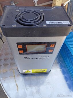 Měnič napětí 24V-220v 1000w + regulátor 12-24v 40ah - 2
