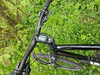 prodám 3xjeté kolo tudíž zánovní odpružená vidlice tachometr - 2