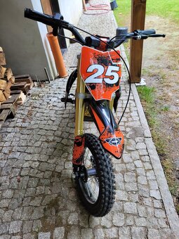 Aku motorka Hecht - 2