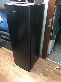 Malá lednice s mrazákem do 145cm. Nová nepoužita - 2