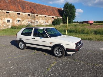 Volkswagen Golf GTI - 2