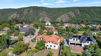 Rodinný dům 6+kk, na pozemku 1.044 m2, obec Měchenice, Praha - 2