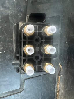 Prodám ventilový blok touareg - 2