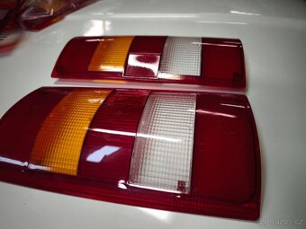 Škoda Favorit Pickup - nové kryty zadních světel - 2