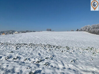 Prodej stavebního pozemku v Postupicích - 2