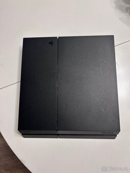 Prodám PlayStation 4	(PS4) - 2