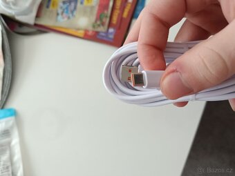 USB C, černý a bílý - 2