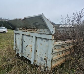 Sklápěcí korba vs mont - 2