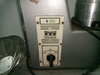 Kuchyňský robot M051 - 2