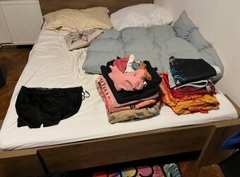 Manželská postel 140x200cm + rošt - 2