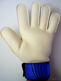 NOVÉ Brankářské fotbalové rukavice velikost 8, 9 na fotbal - 2