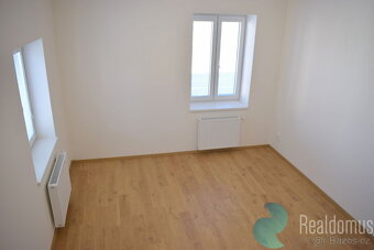 Pronájem, byt 1+1, Prašná ul., Suché Vrbné, kóje, venkovní p - 2