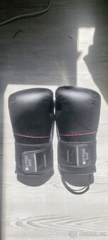 ➡️ Boxerský set Outshock(rukavice14 oz,helma,holeně L)-NOVÉ - 2