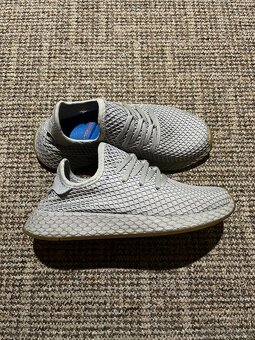 15x Dámské sportovní tenisky Adidas Deerupt Runner - 2