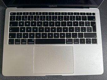 Macbook Air 2020 Na díly - 2