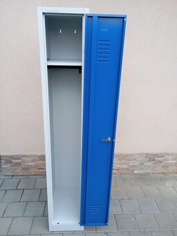 Plechová šatní skříň - jeden oddíl - 2