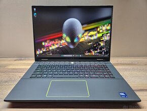 ALIENWARE M16 R2_240HZ 2K_U9-185H_32GB_1TB_RTX 4070 8GB - 2