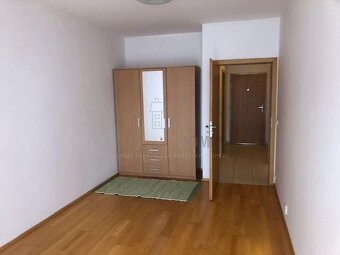 Pronájem bytu 2+kk 52 m (3 patro, výtha, balkon, parkování b - 2