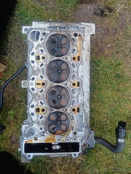 Hlava, vačky, napínáky...BMW E90 318i - 2