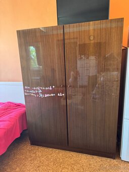 Darujeme skříň zdarma (osobní odběr - Zásada) - 2