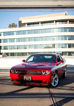 Dodge Challenger 5.7 HEMI - půjč si legendu 🏁 - 2