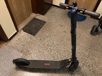 Elektrická koloběžka Ninebot by Segway E25E - 2