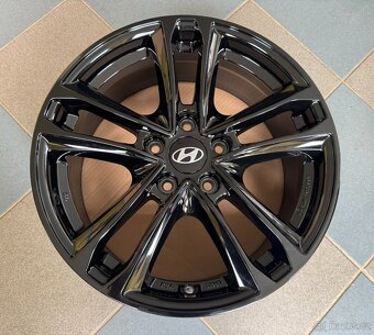 nová originální alu Hyundai 17", rozteč 5x114,3 - 2