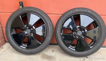 ❄️ Zimní sada kol pro BMW i3 – výborný stav - 2