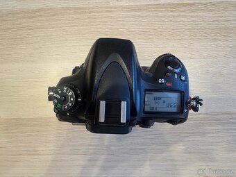 Nikon D610 + Sigma 24-70/2.8 + grip + baterie - 2