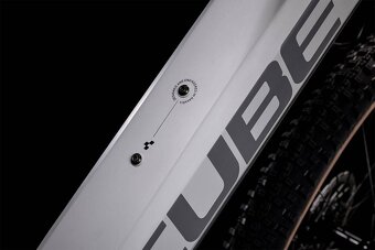 Cube Reaction Hybrid Race 625 lunar´n´grey NOVÉ - 2