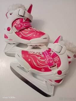 Rostoucí dívčí brusle Crowned vel. 29-32 - 2