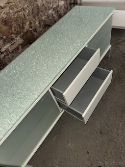 Moderní komoda / TV stolek - 2