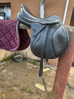 Sedlo s vybavením - 2