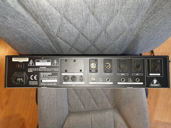 Analyzér - Behringer DSP 8000 - 2