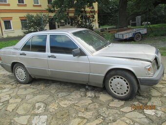 Mercedes 190 - 2