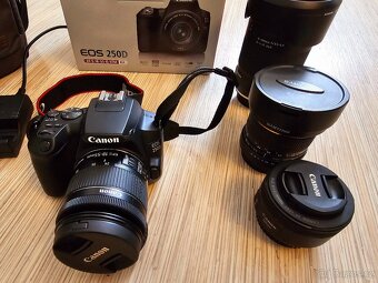 Canon 250D + 4 objektivy a brašna - 2
