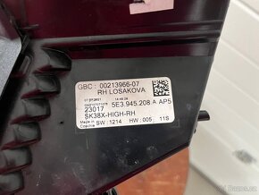Škoda Octavia 4 pravé zadní světlo - 2