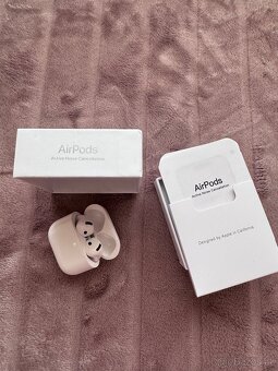 AirPods 4 s aktivním potlačováním hluku - 2