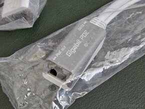 2x Mikrotik Gigabit PoE napájení adaptér - 2