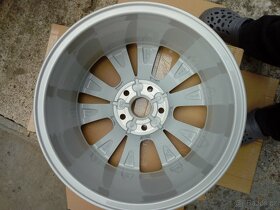 Prodám nový originál VW ALU disk - 2