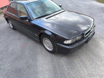 Bmw e38 735i 175kw veškeré náhradní díly z vozu - 2