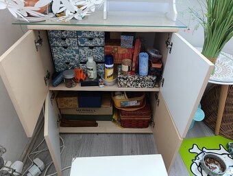 Menší skříňka / komoda - 2