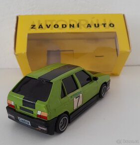 závodní auto - Škoda Favorit - autodráha - 2