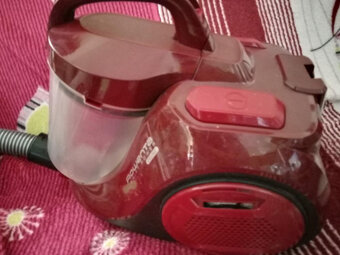 Bezsáčkový vysavač Rowenta, i na zvířecí srst - 2