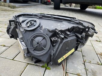 PP světlo BMW 7er F01 - 2