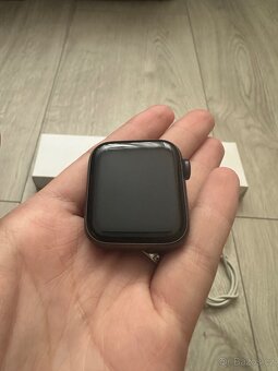 Apple Watch SE GPS, 40 mm Space Gray - 2
